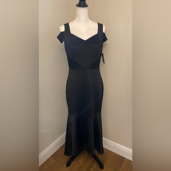 Alexa B Nites Gown - Picture 1 of 5